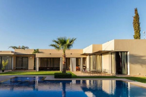 Villa 751, Villa d'architecte, cuisinière, piscine chauffée et services